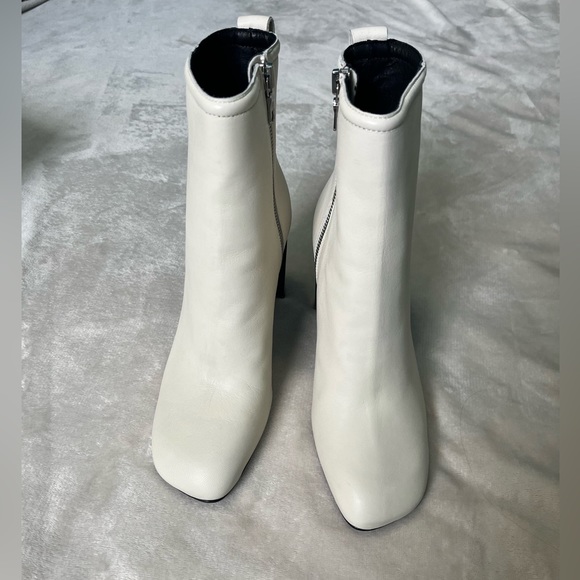 NIB: RAG & BONE Leather Ellis Boot/Booties in Ivory White, Size 6.5 (36.5 EU) - Picture 11 of 15